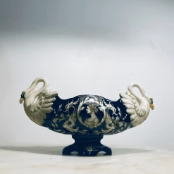 Tuxedo Park Junk Shop 19th Century Italian Majolica Urn Objets