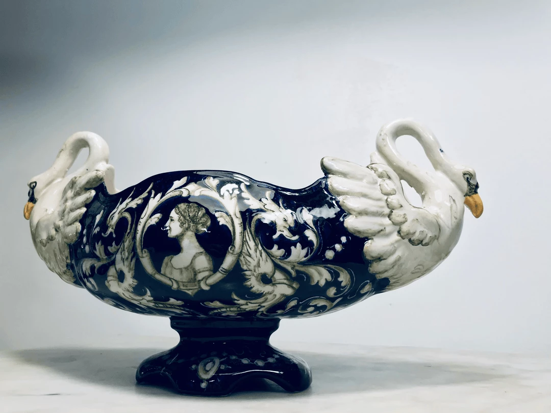 Tuxedo Park Junk Shop 19th Century Italian Majolica Urn Objets 1 Tuxedo Park Junk Shop 19th Century Italian Majolica Urn Objets