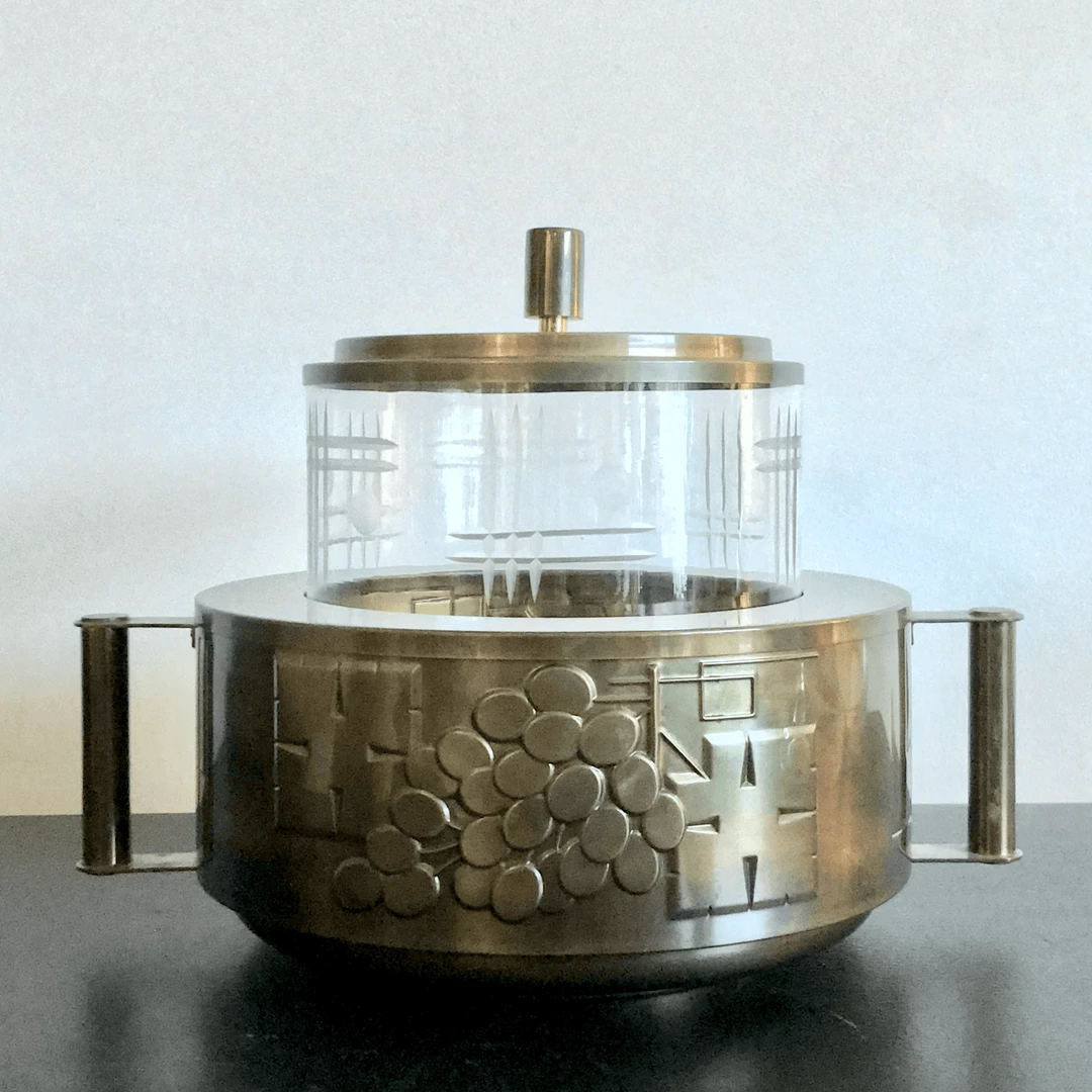 Tuxedo Park Junk Shop Ignatius Taschner Jugendstil Brass Repoussé Server New Arrivals 1 Tuxedo Park Junk Shop Ignatius Taschner Jugendstil Brass Repoussé Server New Arrivals