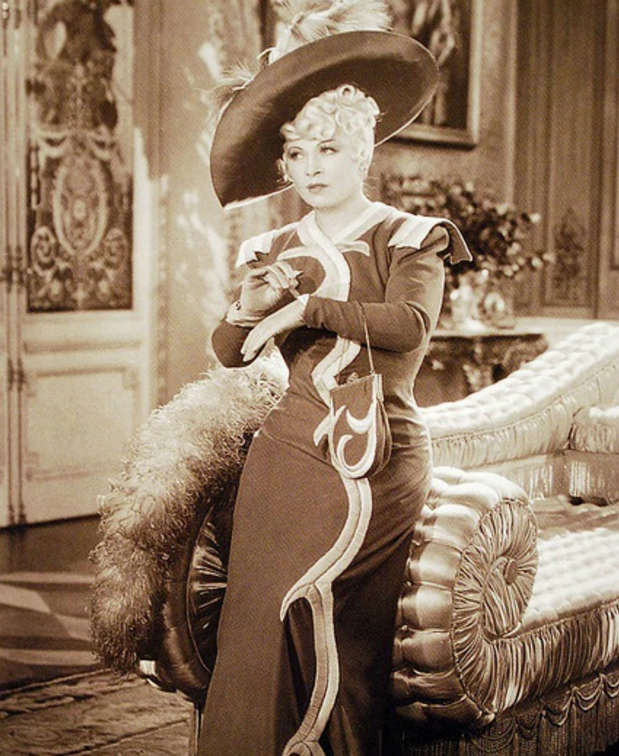 Tuxedo Park Junk Shop Elsa Schiaparelli Shocking Parfum Paris Circa 1937 4 Tuxedo Park Junk Shop Elsa Schiaparelli Shocking Parfum Paris Circa 1937