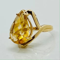 Tuxedo Park Junk Shop New Arrivals 14K Golden Topaz Ring 7 Tuxedo Park Junk Shop New Arrivals 14K Golden Topaz Ring